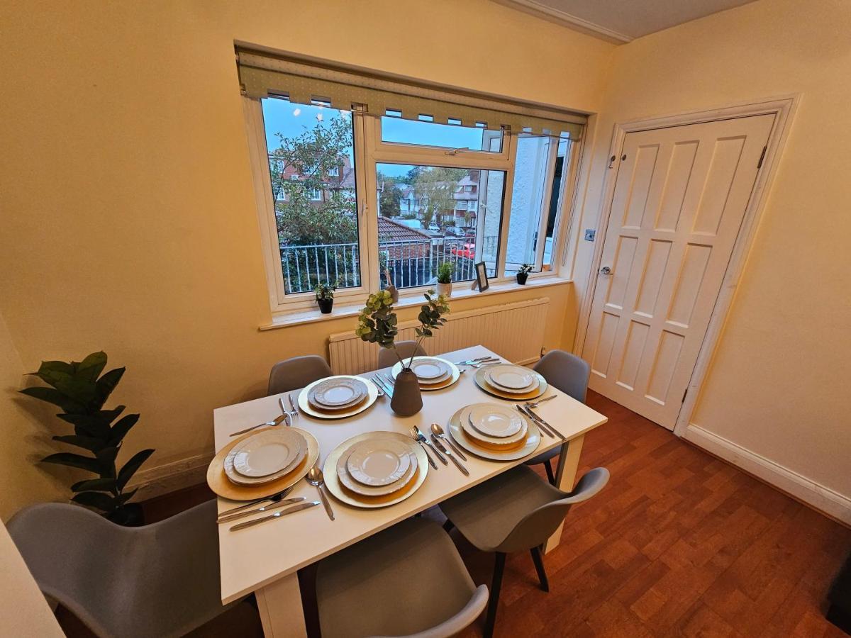 Large 4 Bedrooms Golders Green Londra Esterno foto