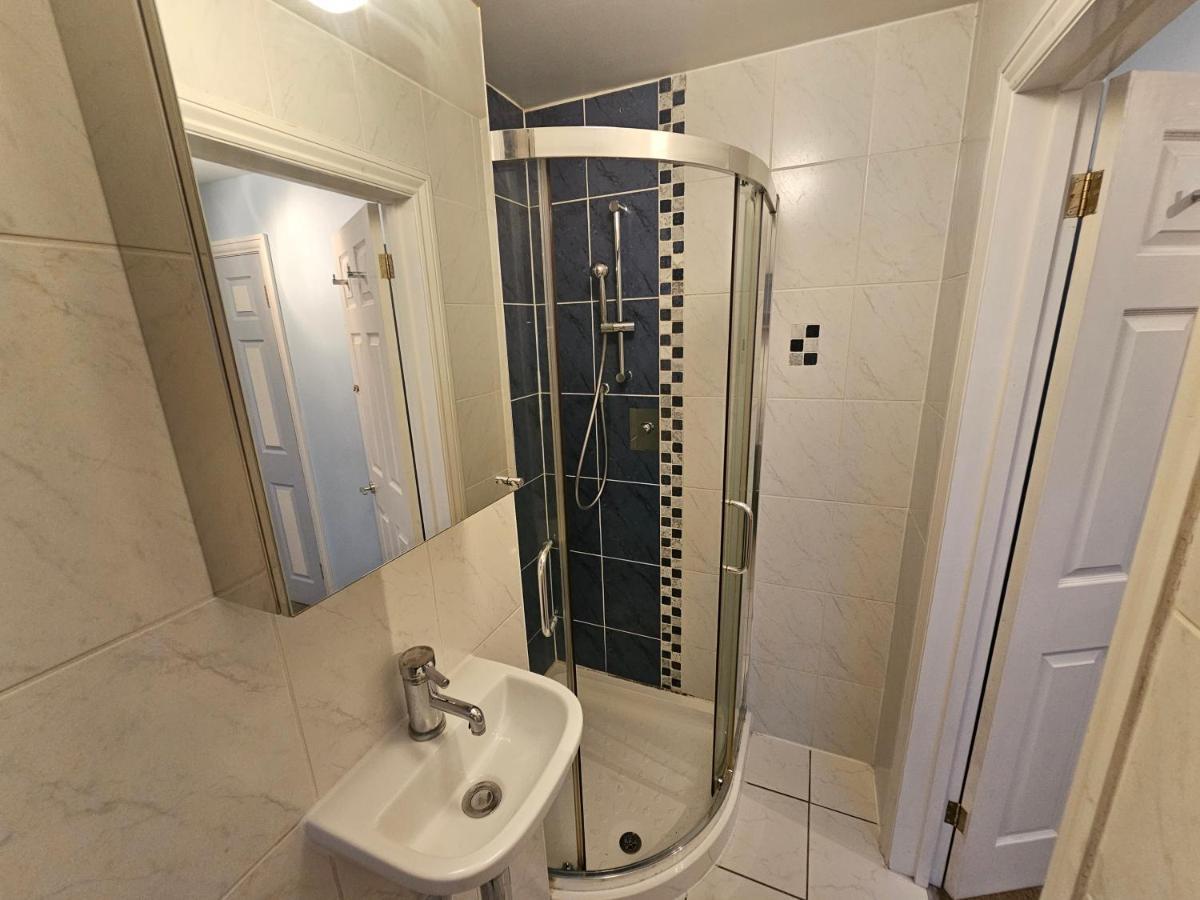 Large 4 Bedrooms Golders Green Londra Esterno foto